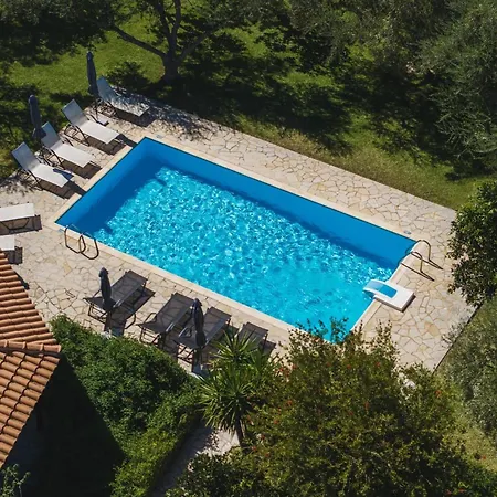 Villa In With Private Pool & Gardens *