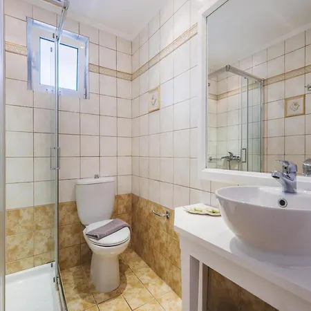 Villa In With Private Pool & Gardens Kipszéli