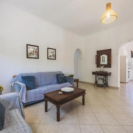 In With Private Pool & Gardens