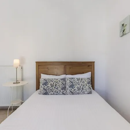 In With Private Pool & Gardens Villa *