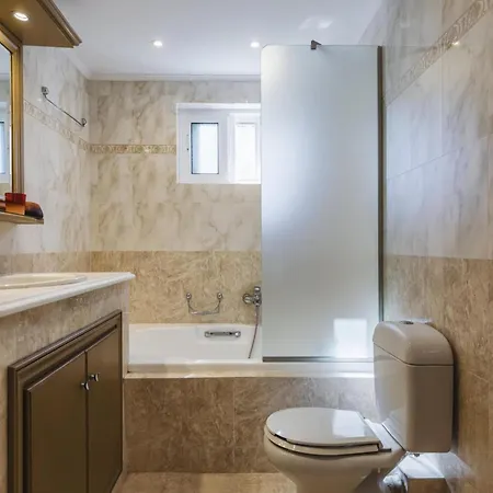 Villa In With Private Pool & Gardens *