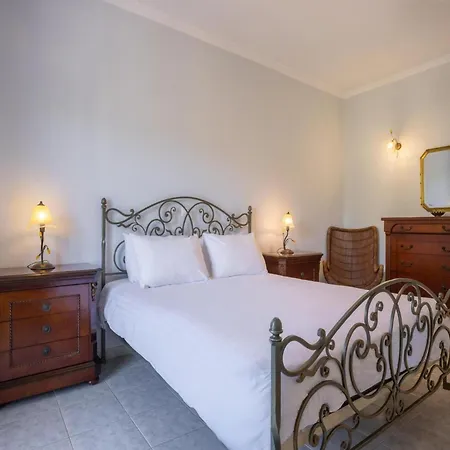 In With Private Pool & Gardens Villa *