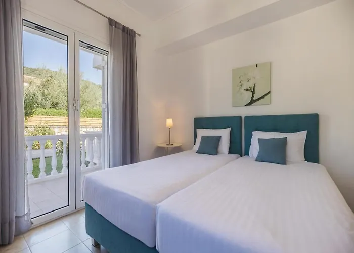 In With Private Pool & Gardens