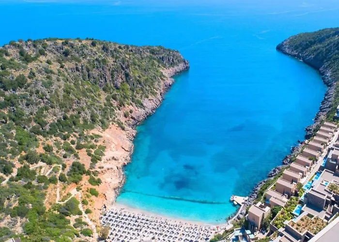 Villa In With Private Pool & Gardens Kypseli
