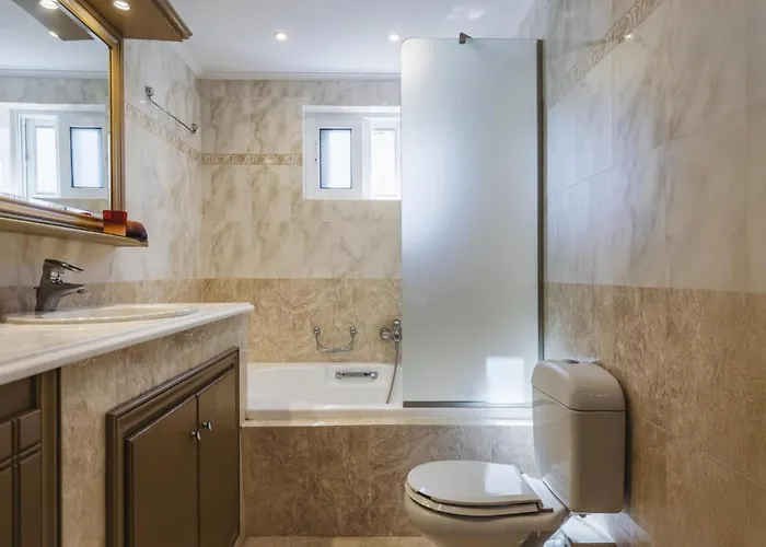 Villa In With Private Pool & Gardens *