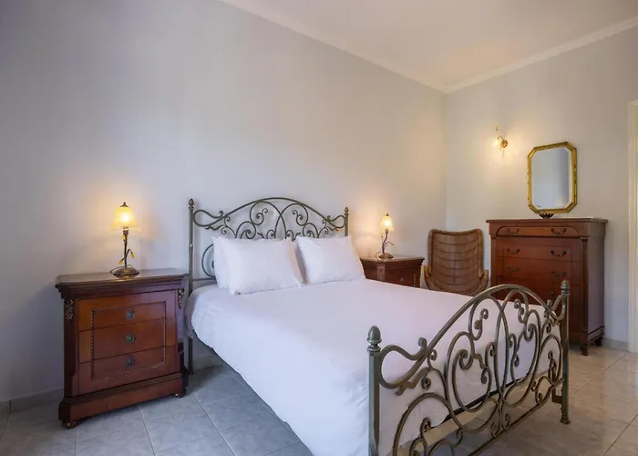 In With Private Pool & Gardens Villa *