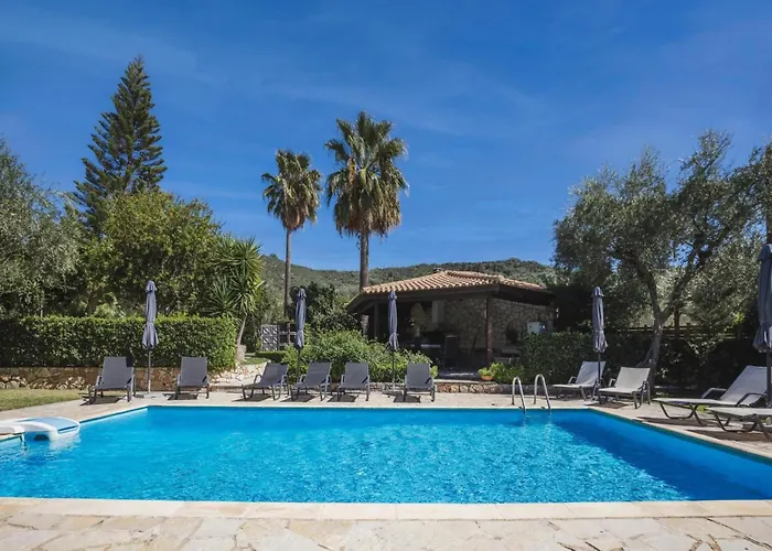 In With Private Pool & Gardens Villa