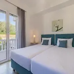 In With Private Pool & Gardens