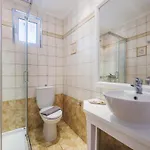 Villa In With Private Pool & Gardens Kypseli