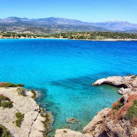 In With Private Pool & Gardens Willa